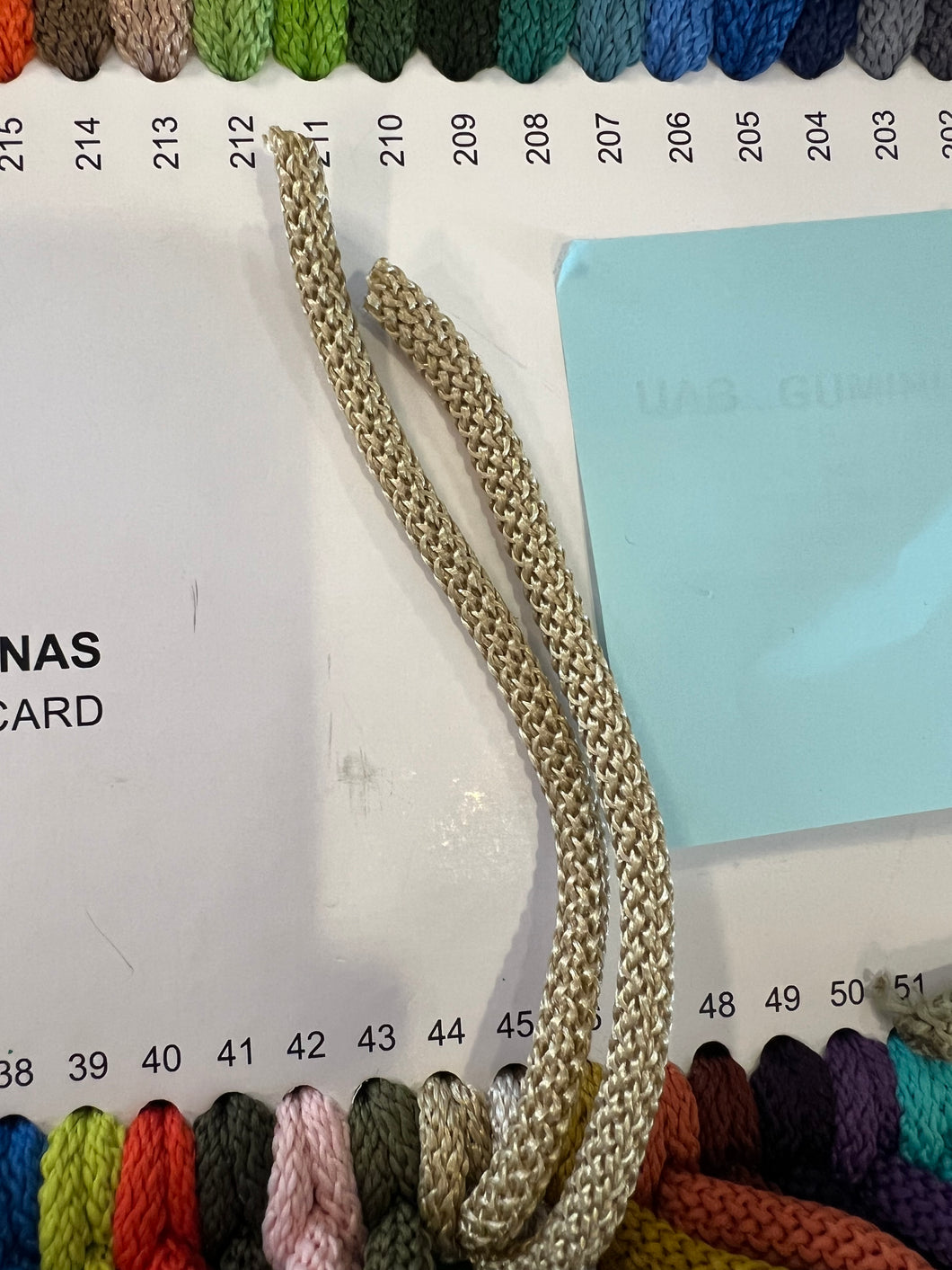 Heklesnor farge 44 beige glitter