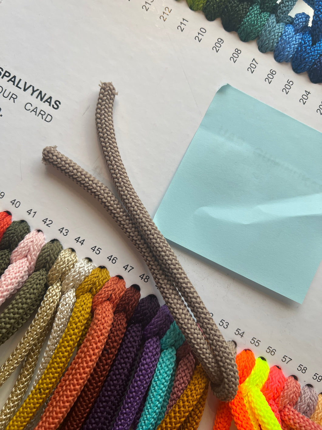 Heklesnor farge 54 varm beige/grå