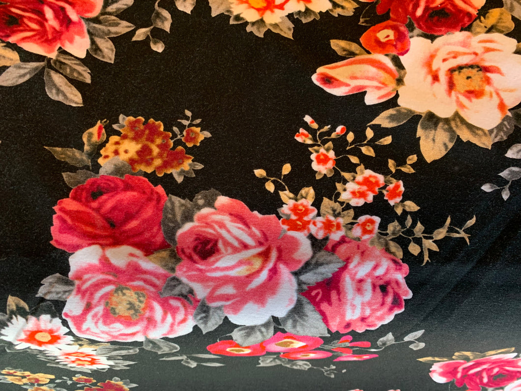 Jersey svart  med store flotte roser🌸